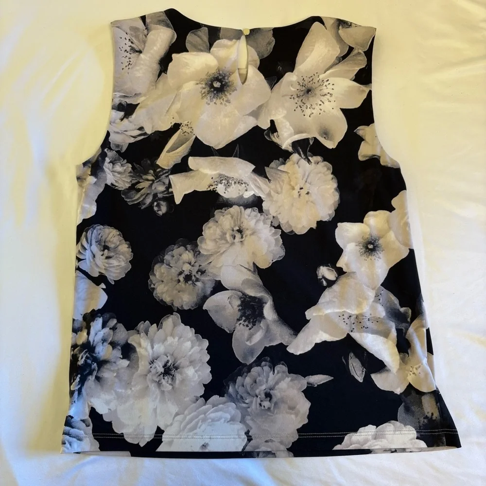Calvin Klein Black & White Floral Sleeveless Career Blouse Small - Picture 2 of 7